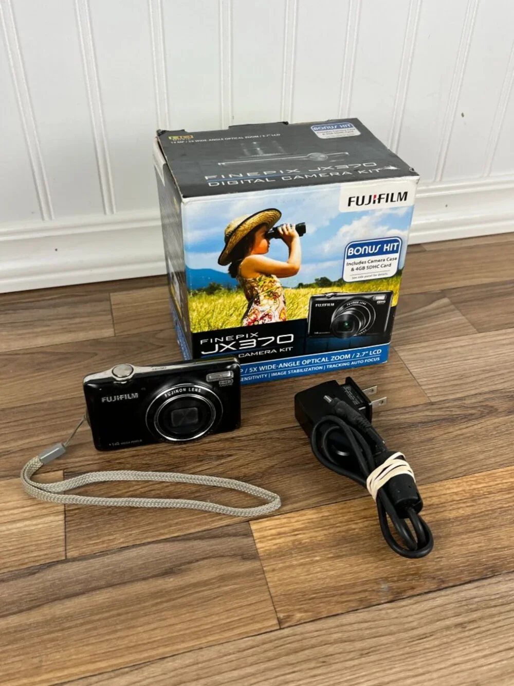 Fujifilm FinePix JX370 Digital Camera READ DESC FOR PARTS W BOX